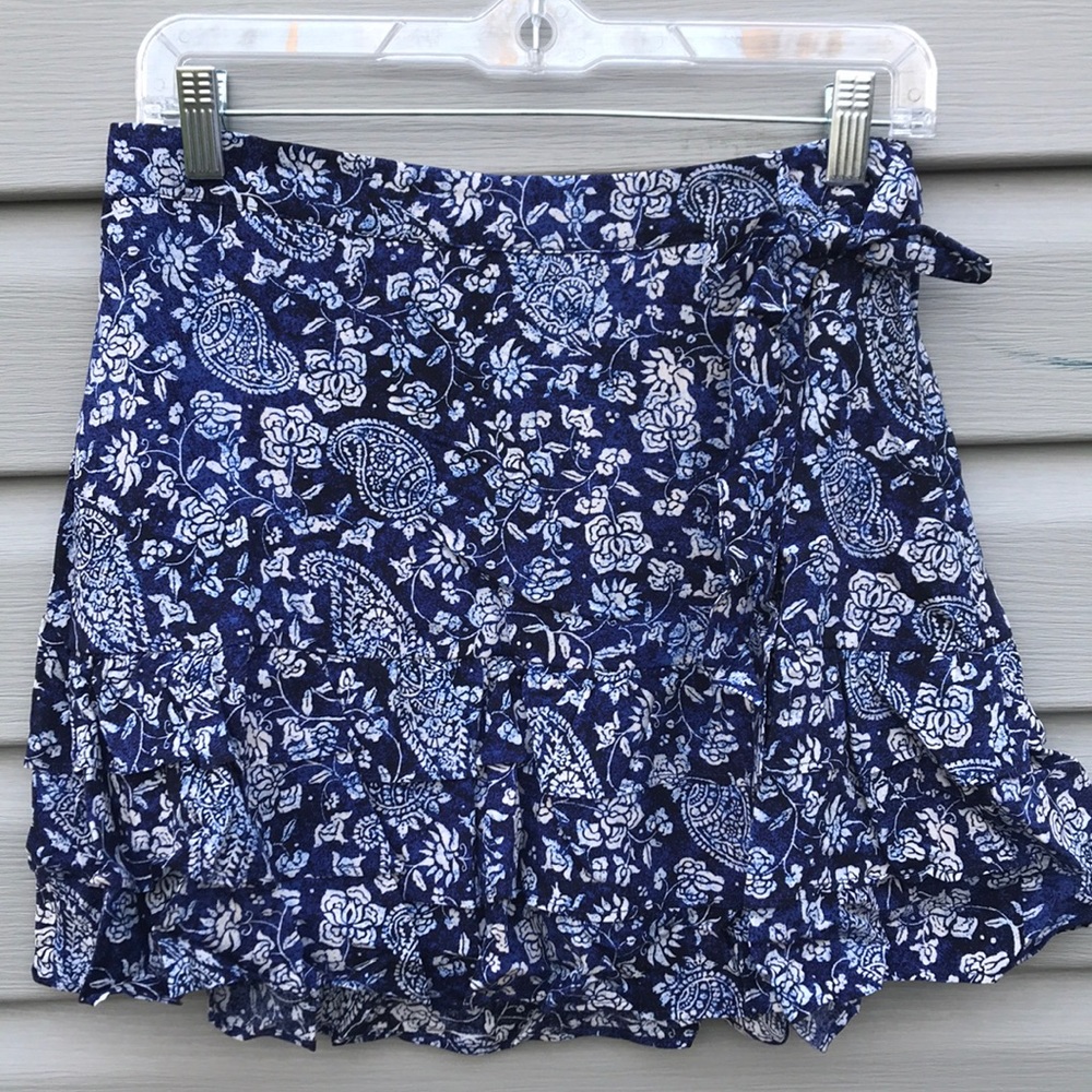 Forever 21 Navy Blue and White Floral Paisley Mini Skirt